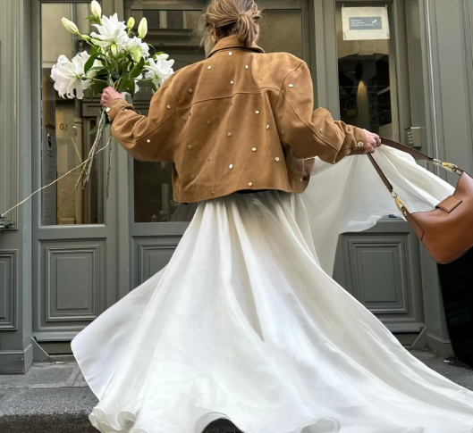 Chaqueta de Serraje Mujer con Tachuelas – Estilo Urbano Chic