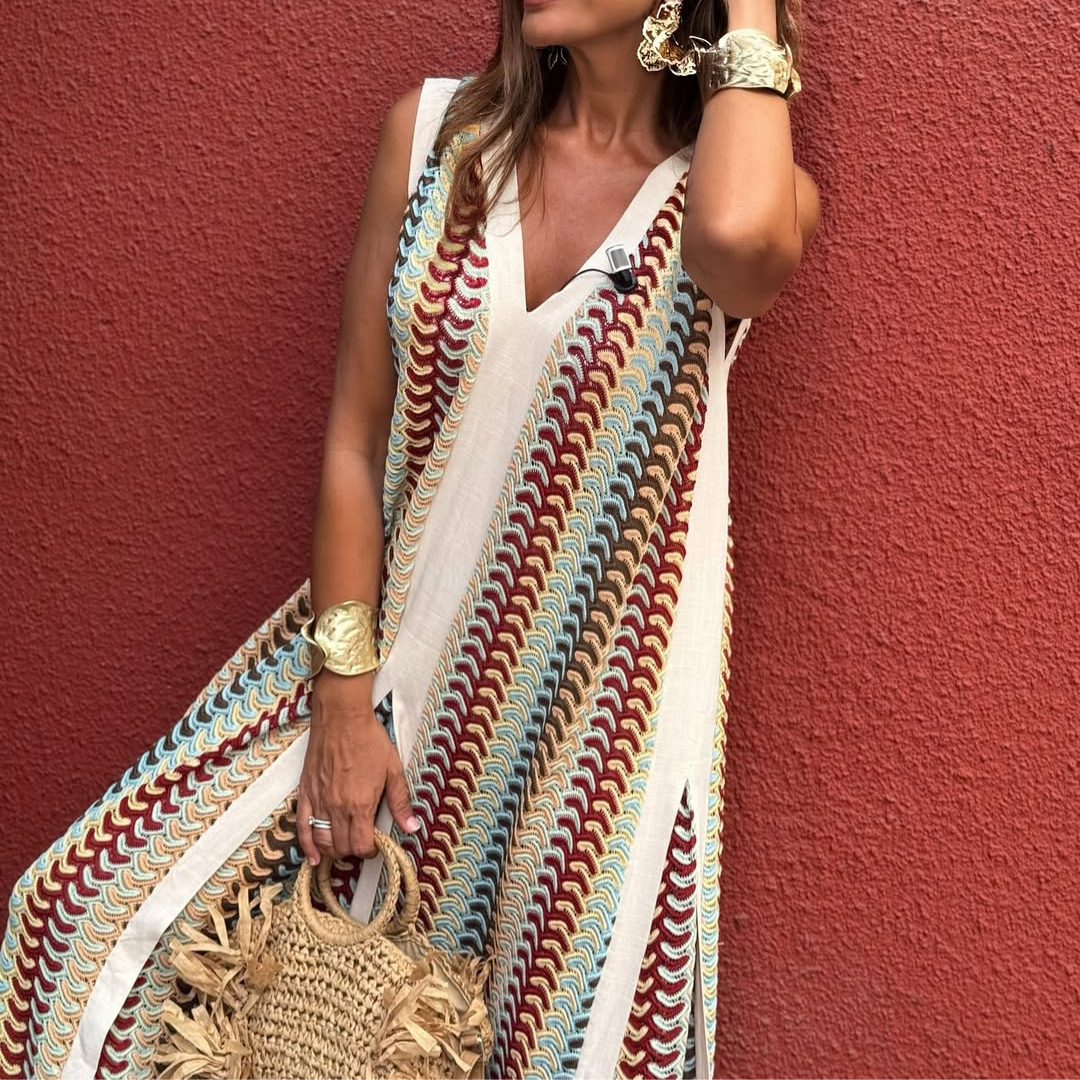 Vestido Largo Estampado Étnico con Corte Amplio y Escote en V - Maxi vestido