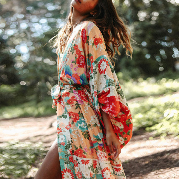 Kimono Largo Boho Garden – Estampado Floral Colorido con Cinturón