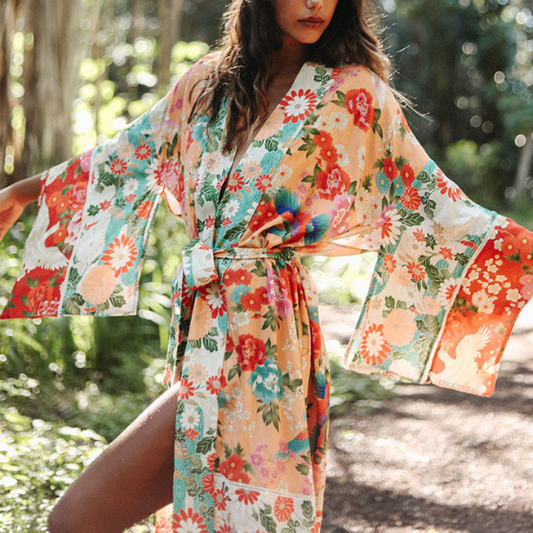 Kimono Largo Boho Garden – Estampado Floral Colorido con Cinturón