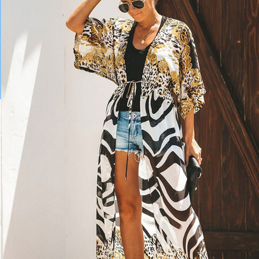 Kimono Safari Luxe – Estampado Animal en Blanco, Negro y Dorado