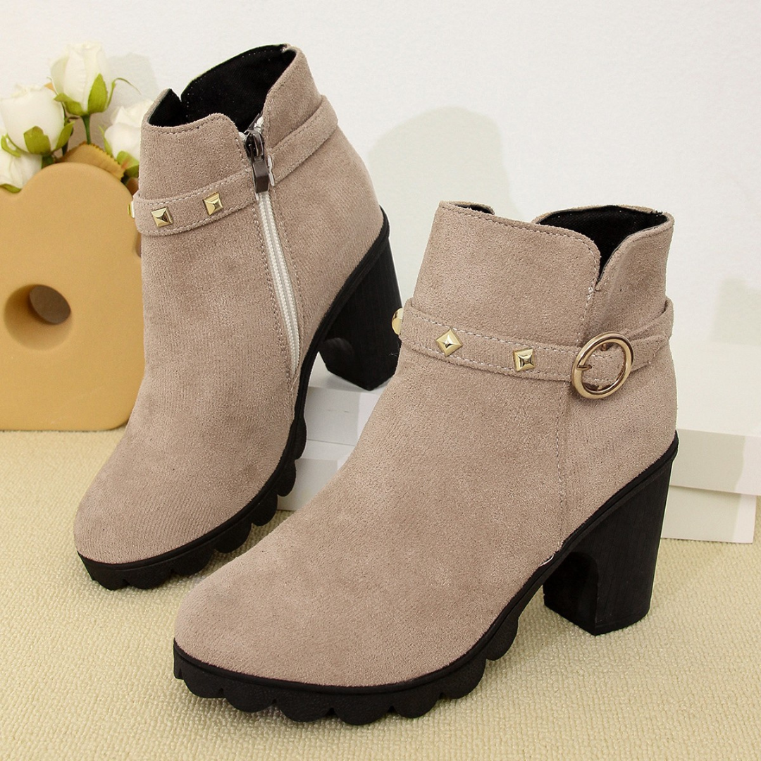 Botines suela track Goi con tacñon ancho