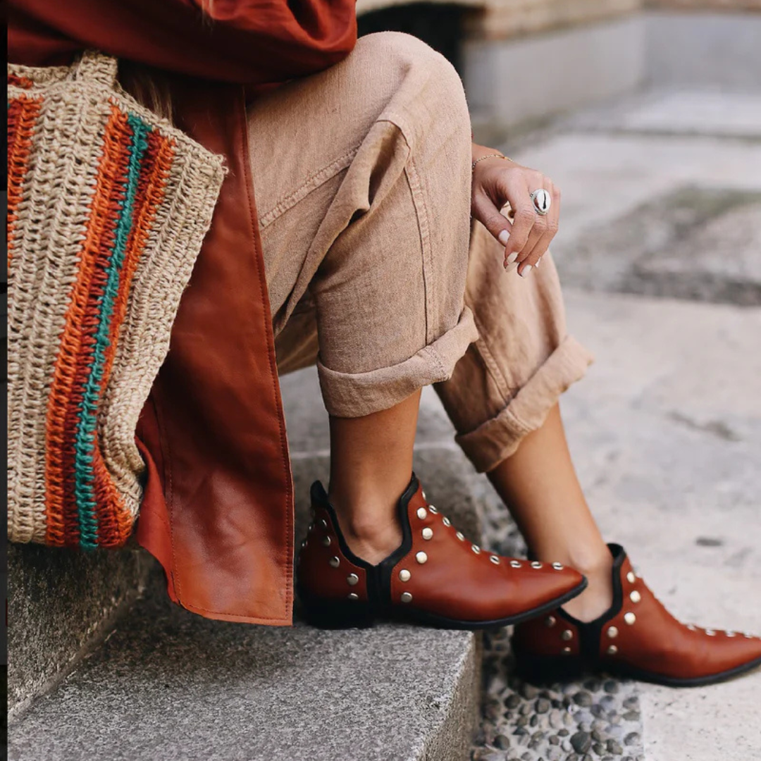 Botines de Serraje/Piel Mujer – Estilo Boho Chic con Tachuelas | Cómodos y Versátiles