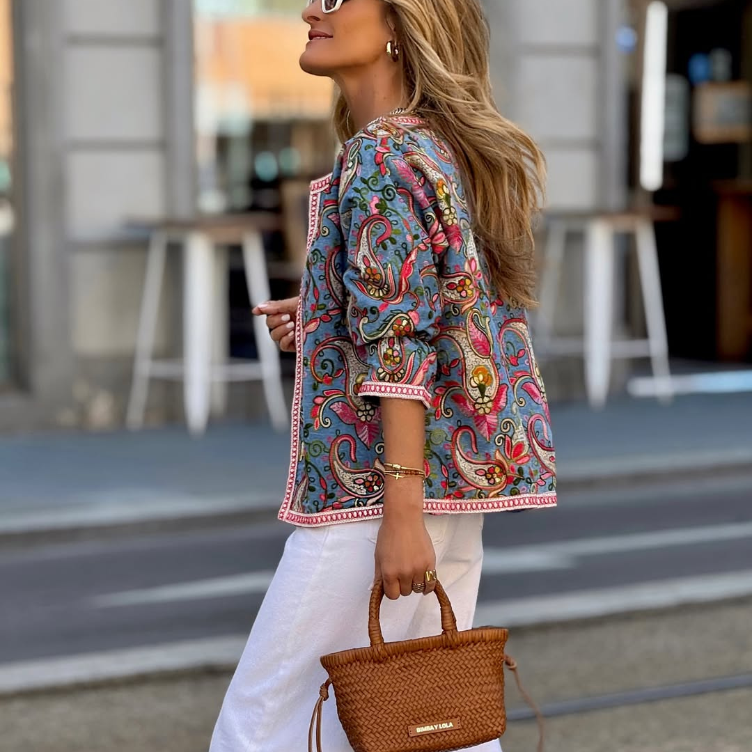 Chaqueta Bomber Boho Chic – Azul con Estampado Étnico