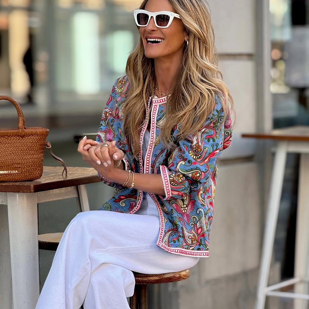 Chaqueta Bomber Boho Chic – Azul con Estampado Étnico
