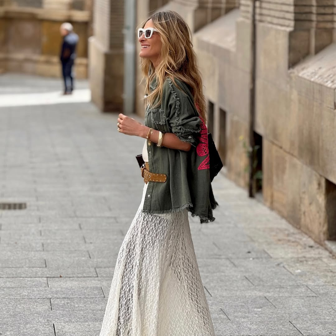 Sobrecamisa-Parka Verde con Bordado Étnico en Espalda – Chic y Versátil