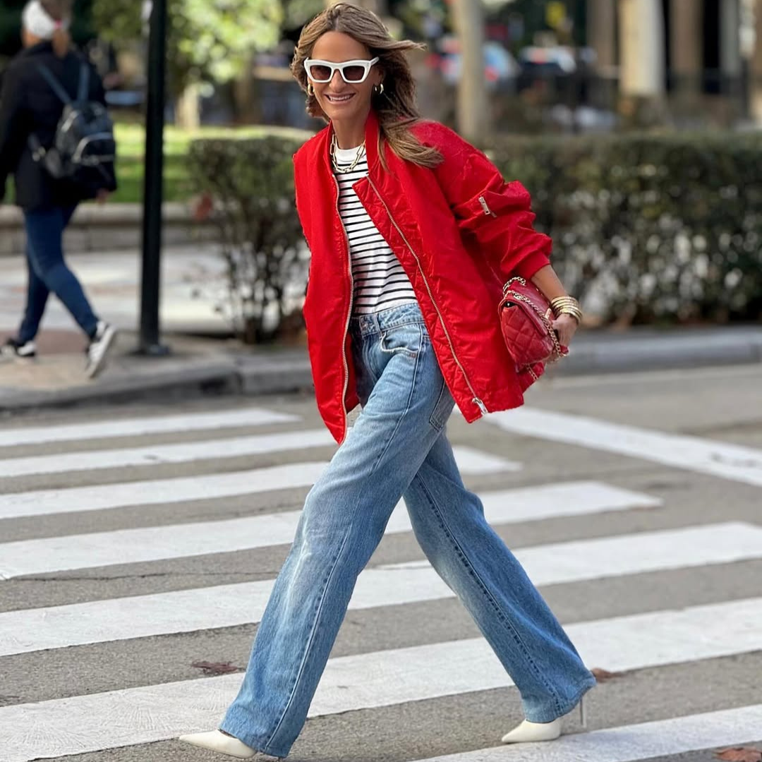 Bomber Oversize Roja – Estilo Urbano y Toque Chic