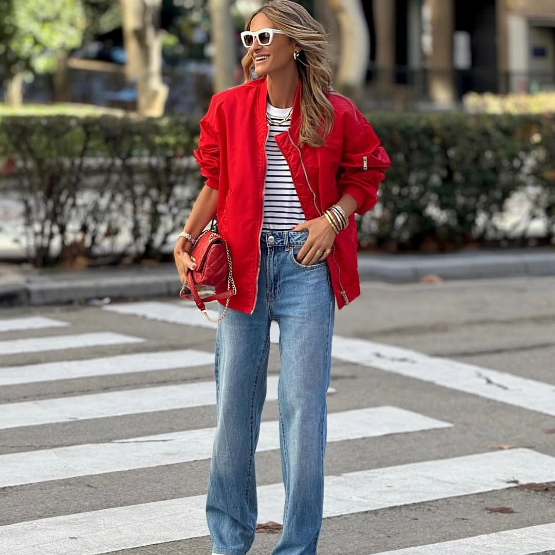 Bomber Oversize Roja – Estilo Urbano y Toque Chic