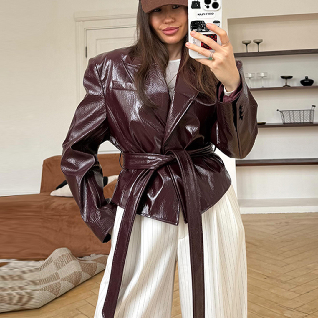 Blazer efecto piel Burgundy con cinturón