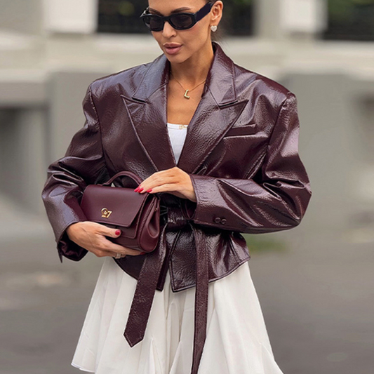 Blazer efecto piel Burgundy con cinturón