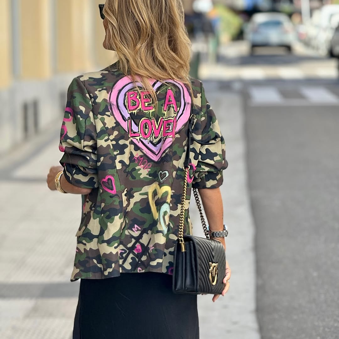 Chaqueta blazer Camuflaje Graffiti “Be a Lover”