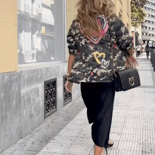 Chaqueta blazer Camuflaje Graffiti “Be a Lover”