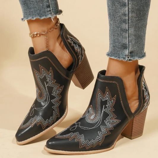 Botines de piel bordadas Cowboy Cut Out Black