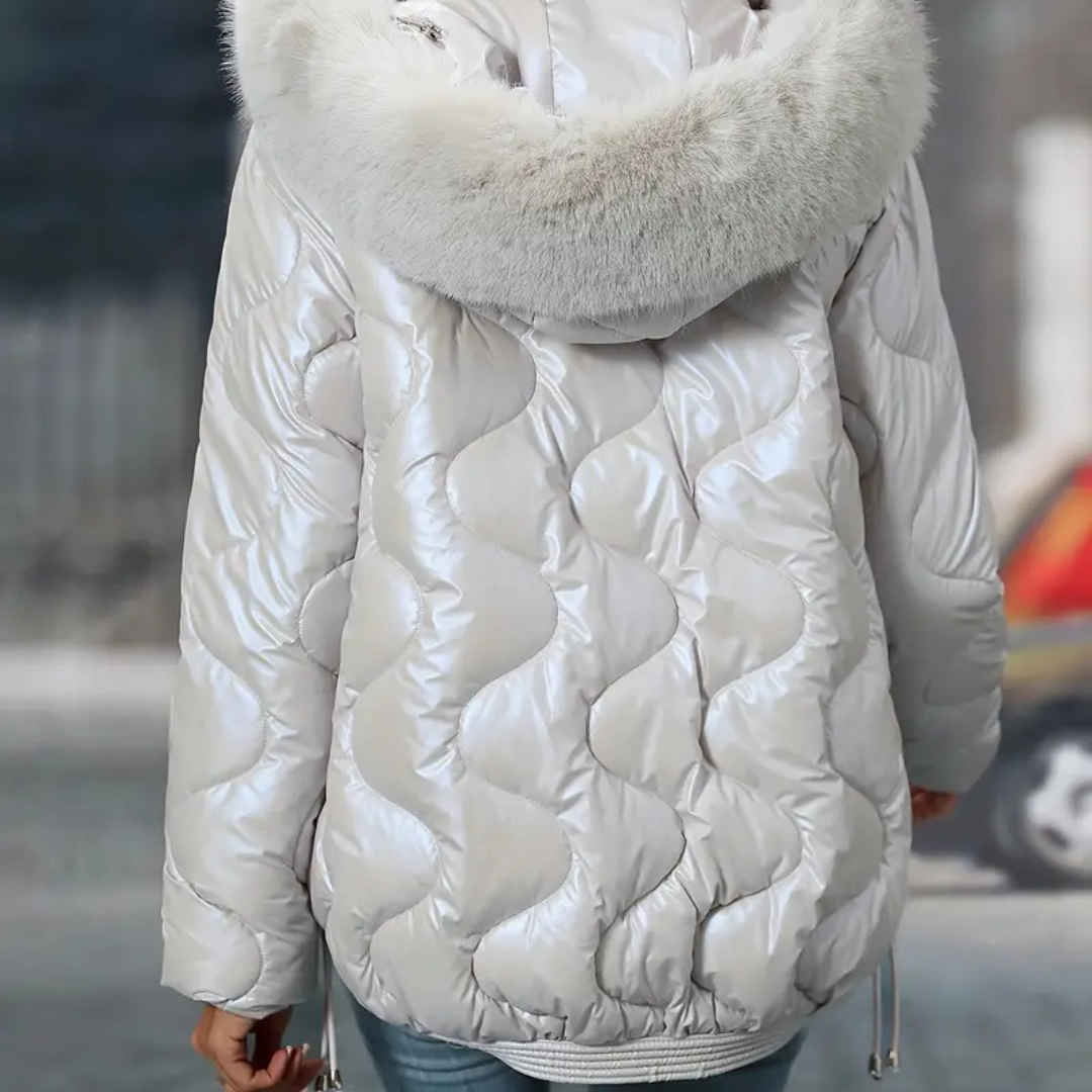 Abrigo Acolchado Premium con Capucha y Detalles de Pelo Técnico – Calidez y Estilo Invierno
