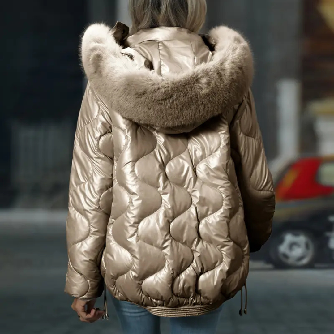 Abrigo Acolchado Premium con Capucha y Detalles de Pelo Técnico – Calidez y Estilo Invierno