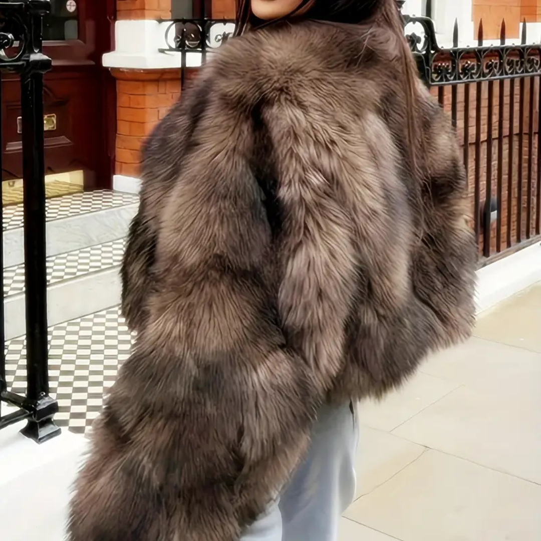 Abrigo Pelo Taupe Mujer – Chaqueta Efecto Zorro Elegante | Calidez y Sofisticación Urbana