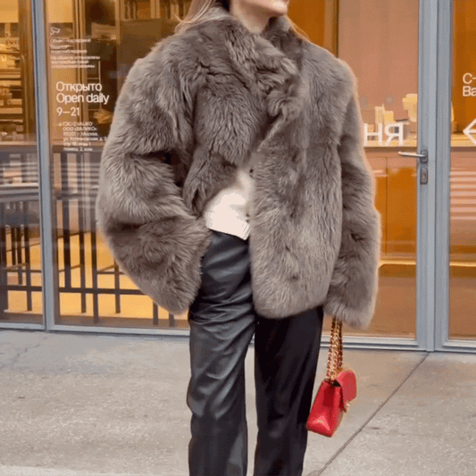 Chaqueta de pelo suave oversize en tono topo - vegana