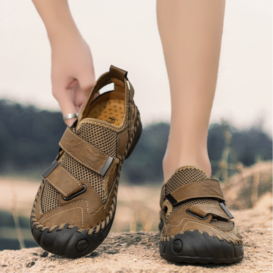 Sandalias cerradas de piel confort sport