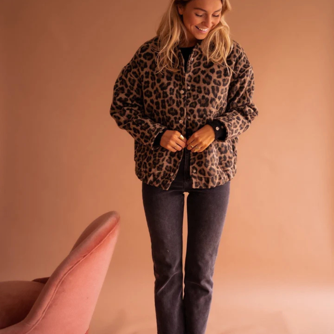 Chaqueta Luna – Animal Print con Estilo Propio