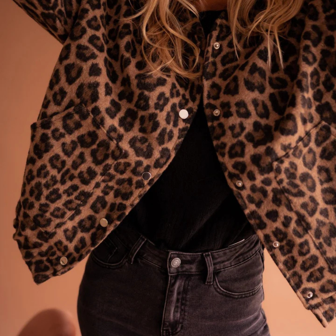 Chaqueta Luna – Animal Print con Estilo Propio
