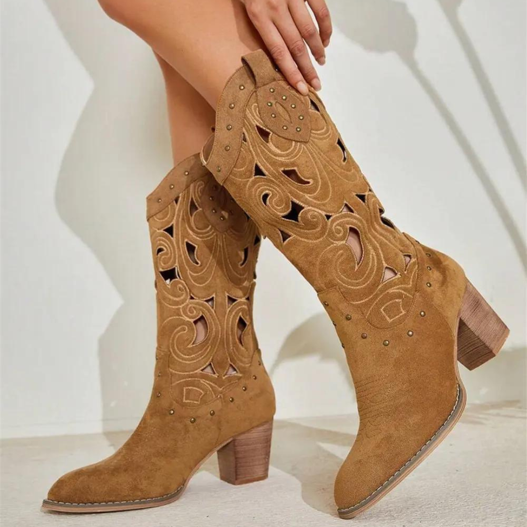 Botas Western Cut-Out – Estilo Cowboy en Ante con Detalles Láser