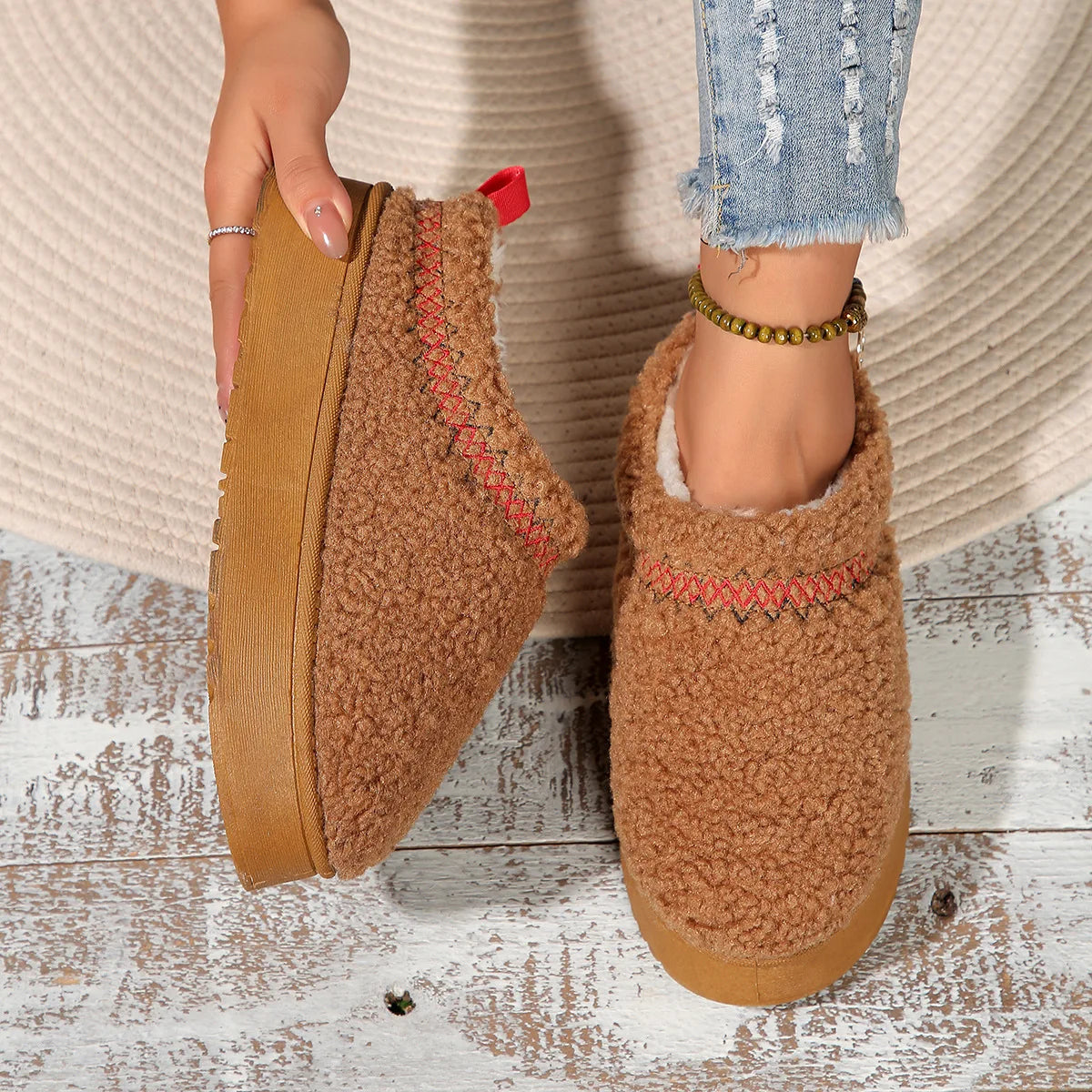 🐑 Zuecos Borreguillo Tendencia Mujer – Estilo Urbano Chic Antideslizantes | Cómodos y Versátiles