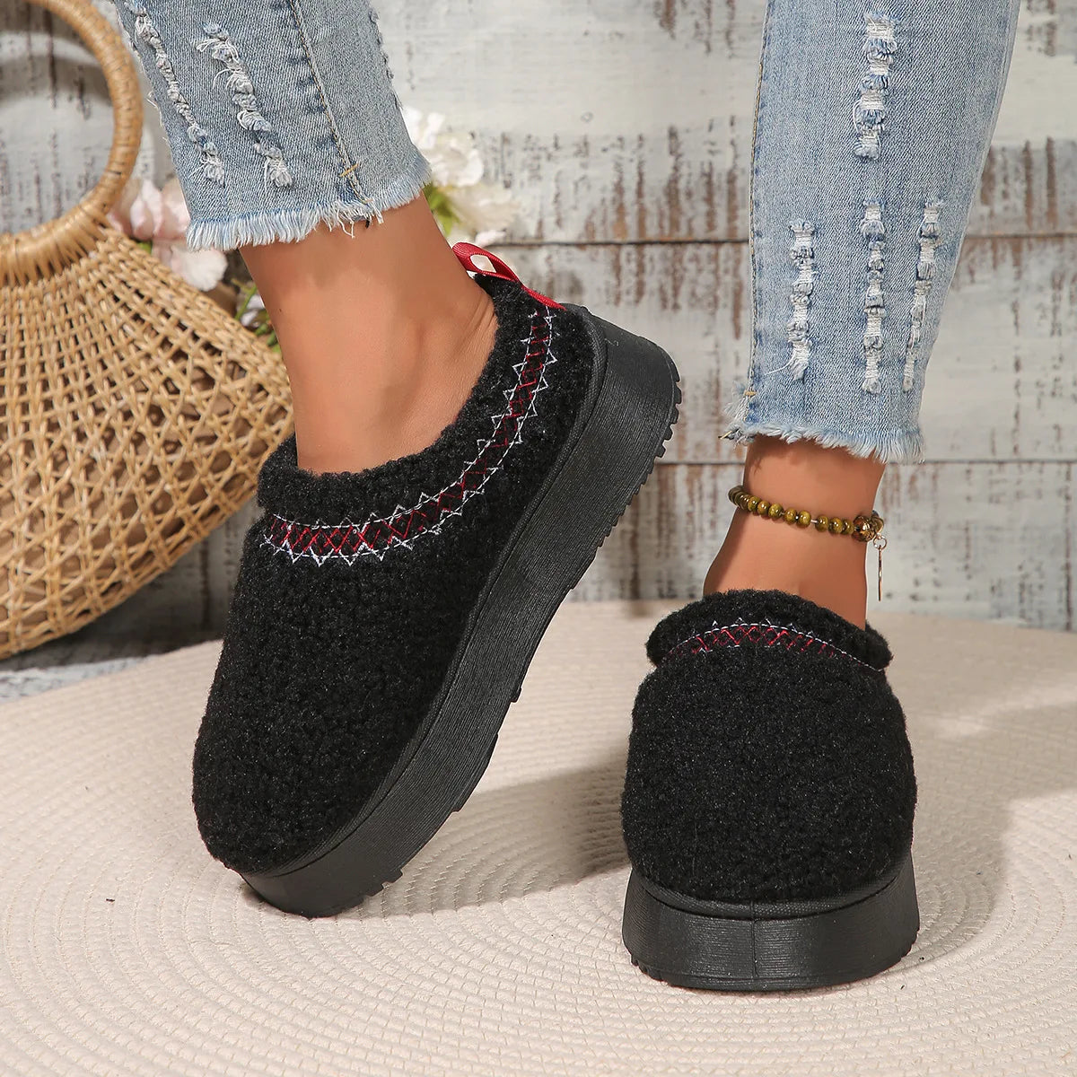 🐑 Zuecos Borreguillo Tendencia Mujer – Estilo Urbano Chic Antideslizantes | Cómodos y Versátiles
