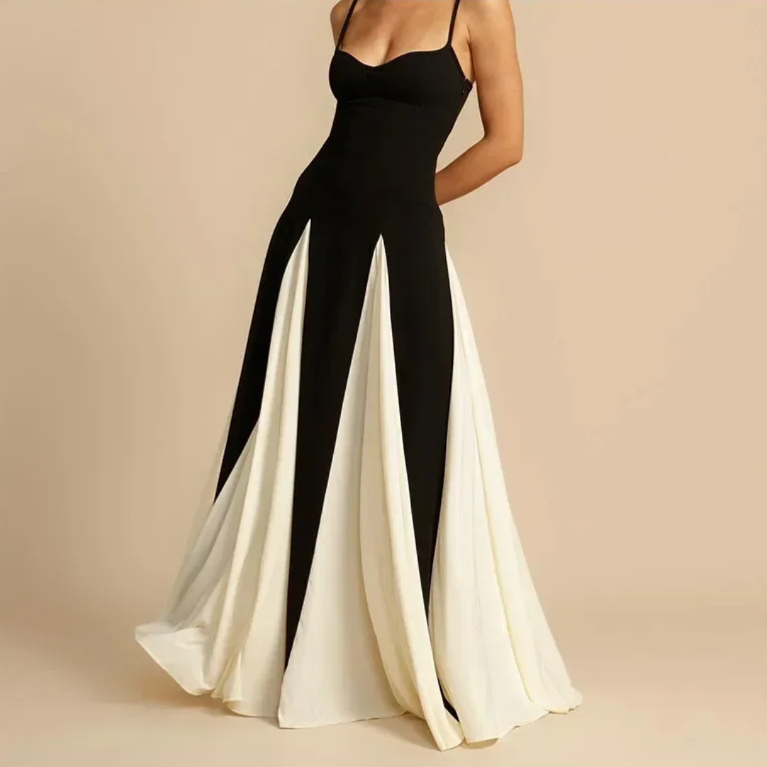 Vestido maxi en blanco y negro con tirantes finos