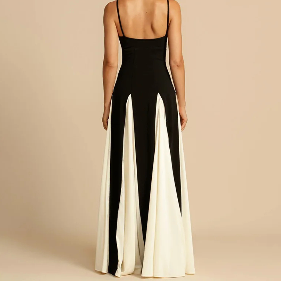 Vestido maxi en blanco y negro con tirantes finos