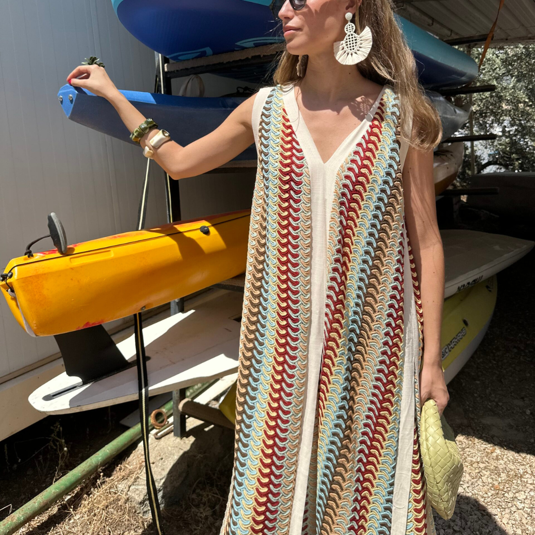 Vestido Largo Estampado Étnico con Corte Amplio y Escote en V - Maxi vestido
