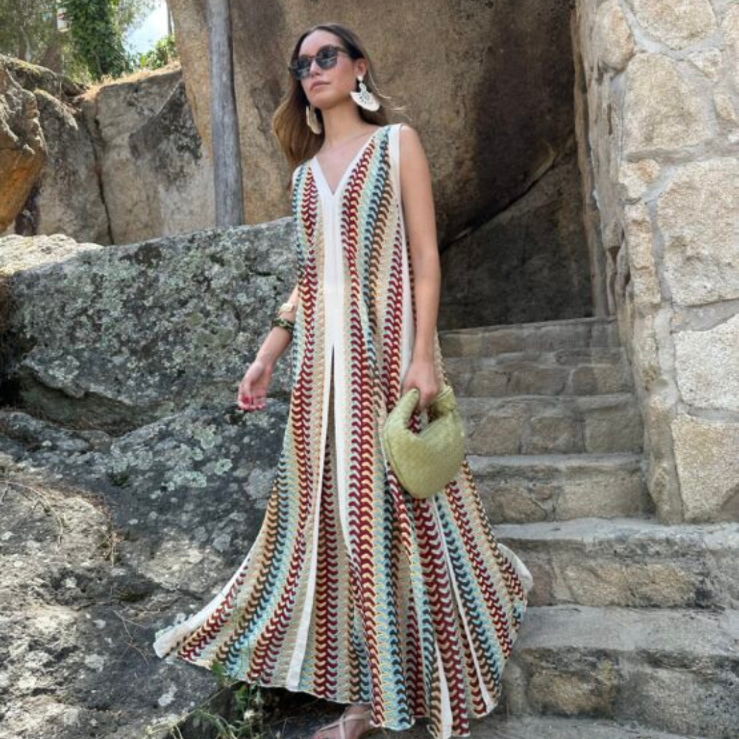 Vestido Largo Estampado Étnico con Corte Amplio y Escote en V - Maxi vestido