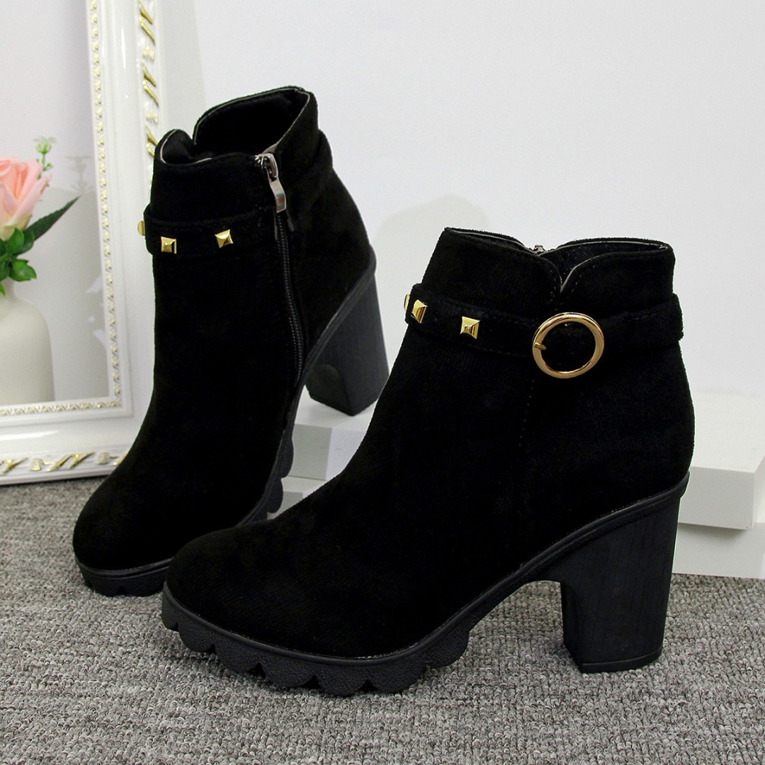 Botines suela track Goi con tacñon ancho