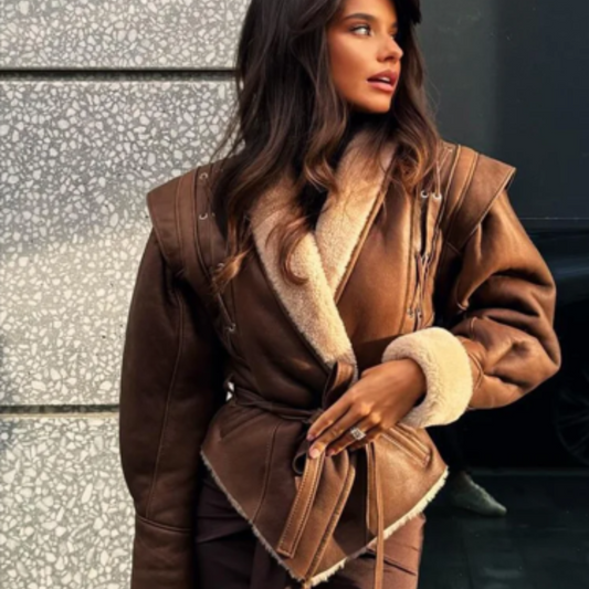 Chaqueta efecto piel con forro borreguito – Estilo y confort premium