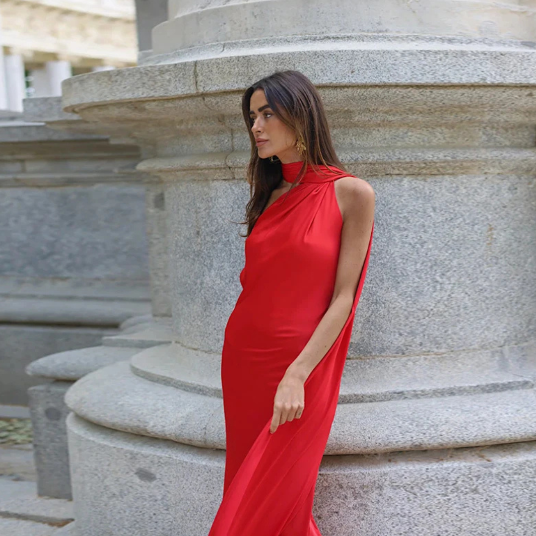 Rückenfreies Maxikleid mit Knopfleiste am Hals und integriertem Schal
