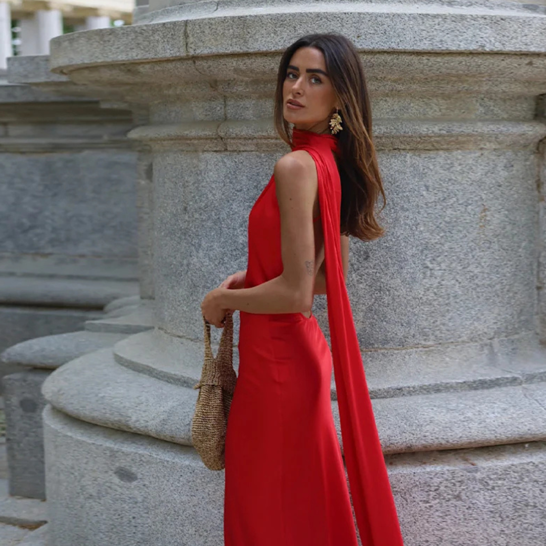 Rückenfreies Maxikleid mit Knopfleiste am Hals und integriertem Schal