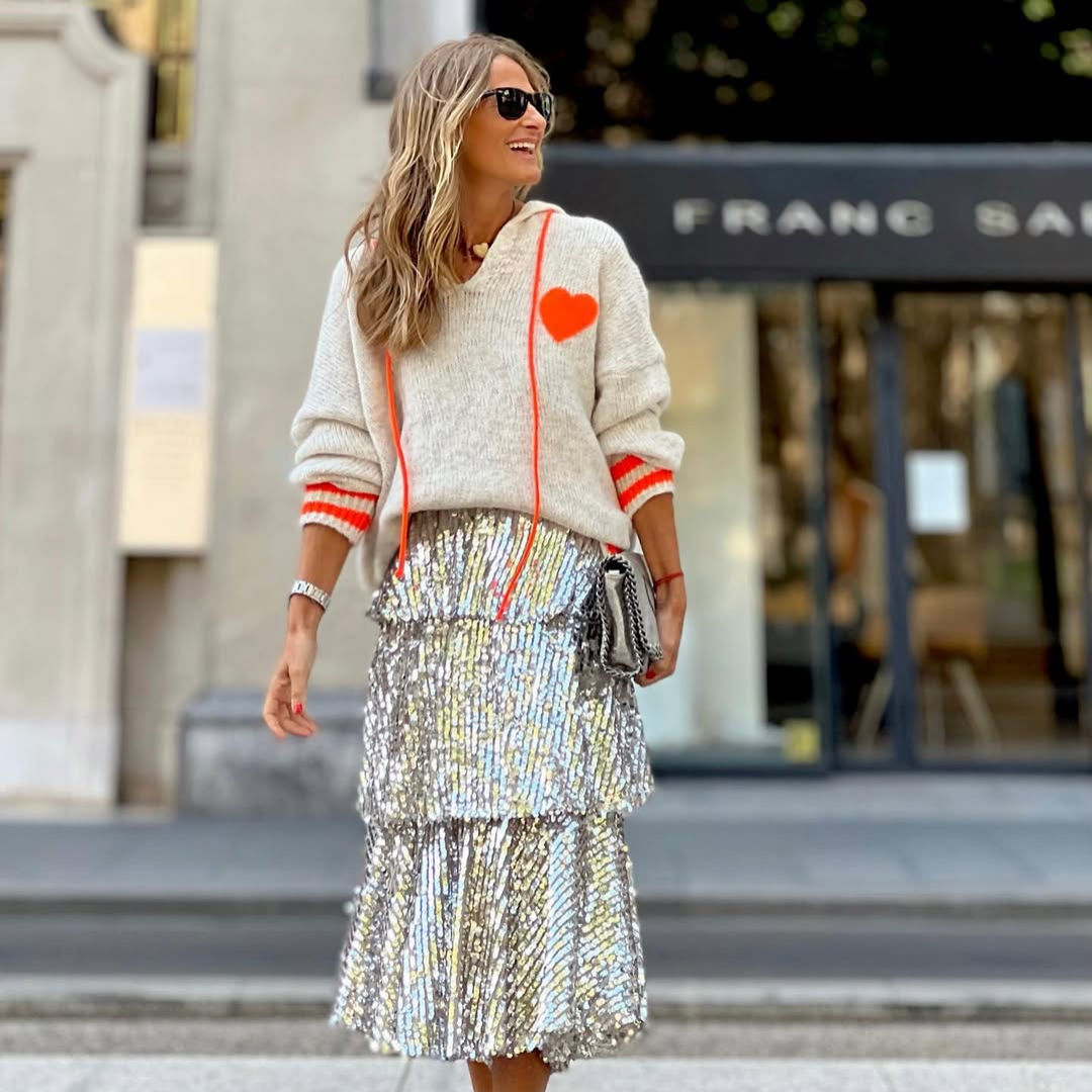 🧡 Jersey Hoodie Knit Gris con Detalles Flúor