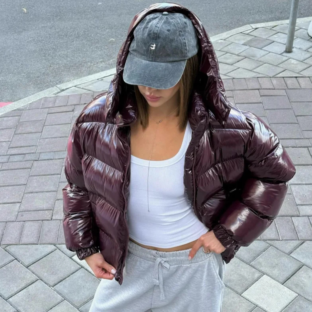 Plumas Puff™ con capucha granate