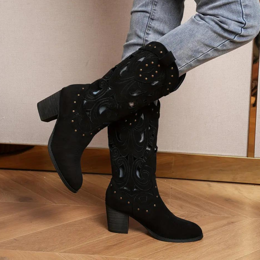 Botas Western Cut-Out – Estilo Cowboy en Ante con Detalles Láser