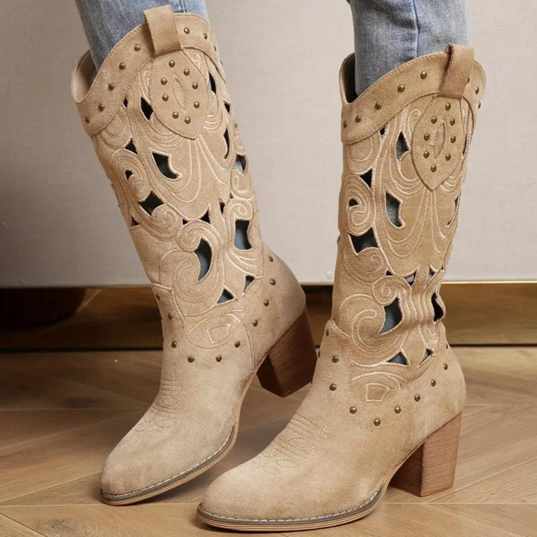 Botas Western Cut-Out – Estilo Cowboy en Ante con Detalles Láser